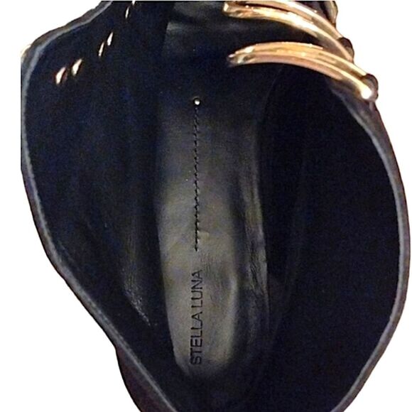 STELLA LUNA NWOB Suede Ankle Boots w/Gold Turn-Lock Buckle, Size US 9 / 39.5 - Picture 9 of 12